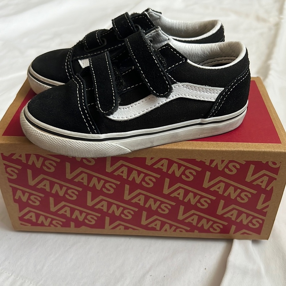 Vans Old Skool V, toddler size 9.5